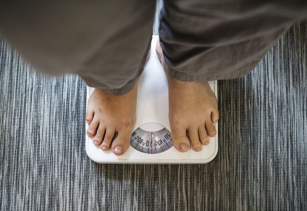 woman_standing_scale_53876_15132